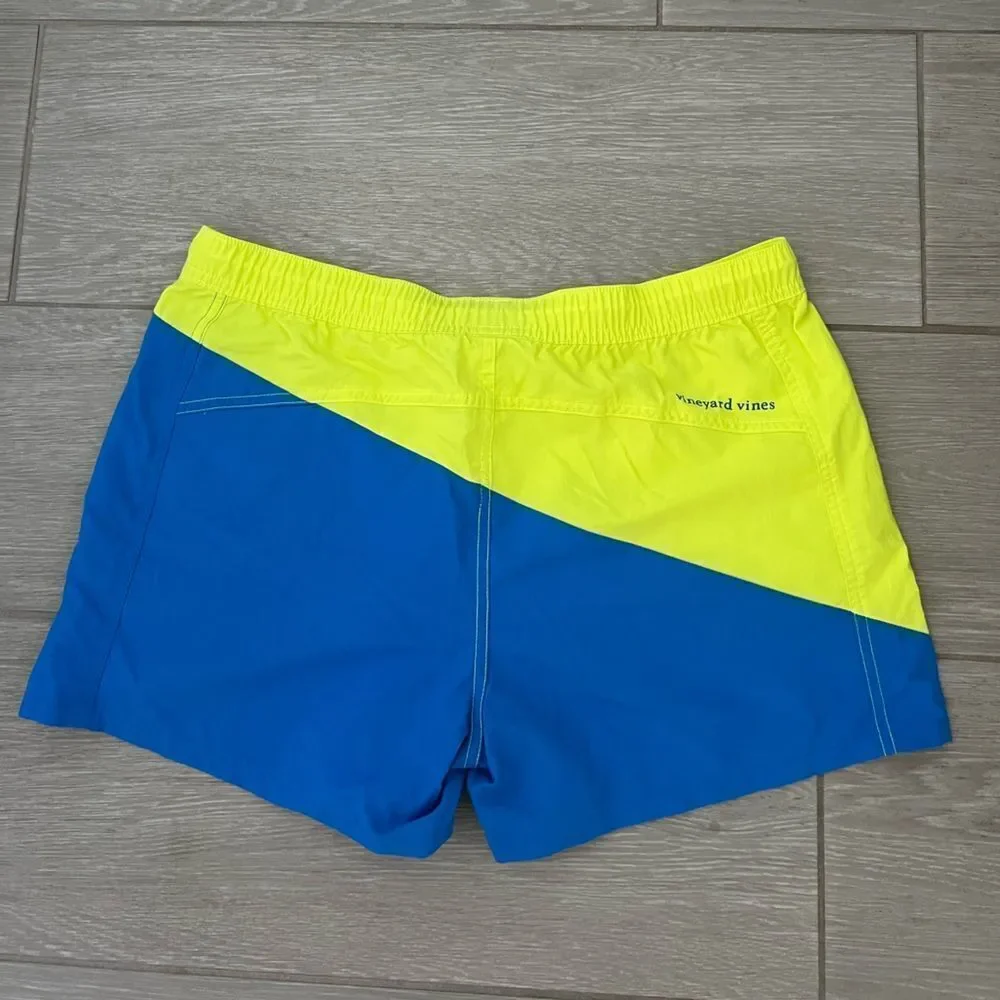 VINEYARD VINES 3 1/2 Inch Performance Weekend Shorts Size S